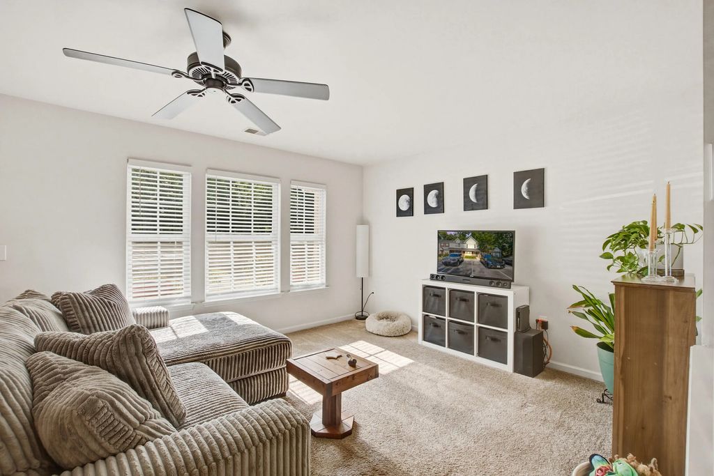 1204 Pine Bluff Drive, Summerville