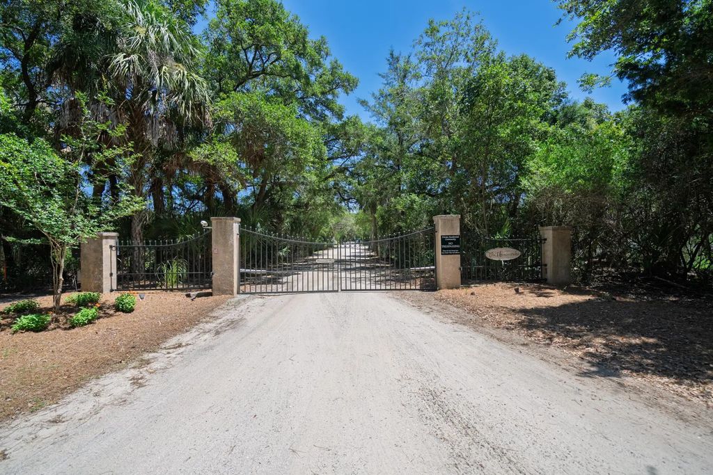 941 Hammocks Way, Edisto Island