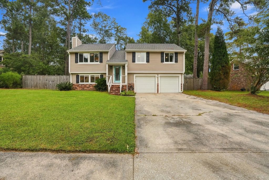105 Flicker Lane, Summerville