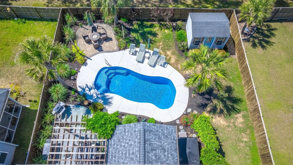 425 Cherrybark Oak Street, Summerville