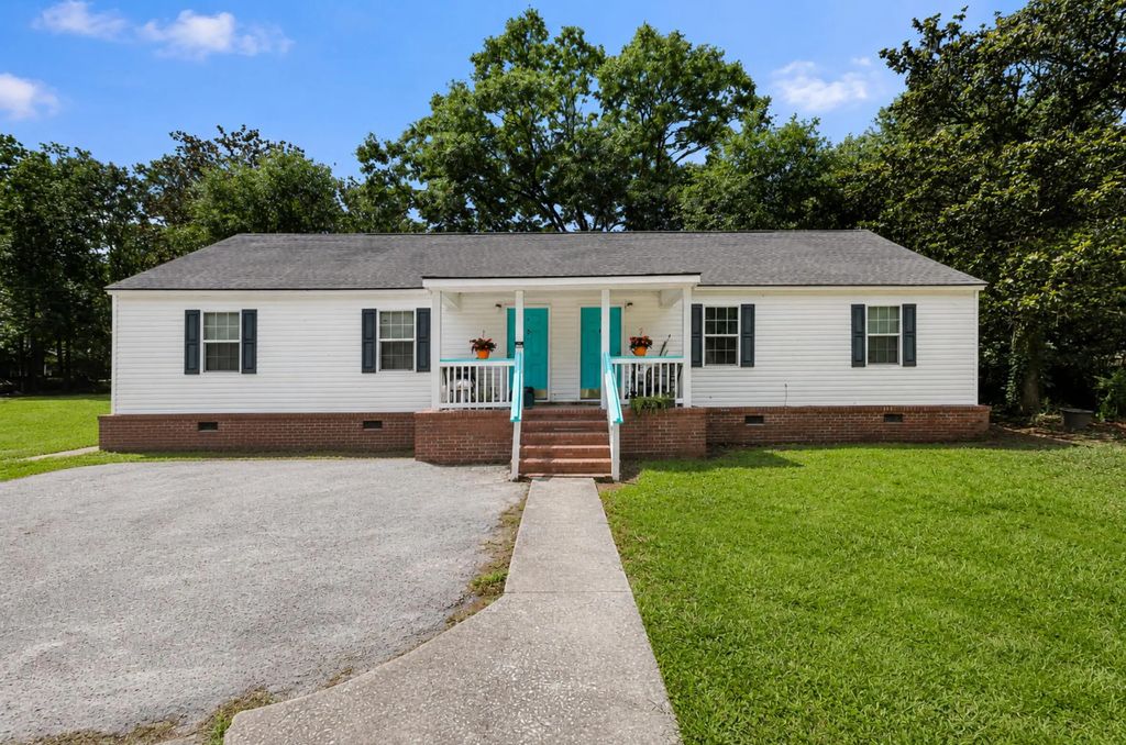 7625 E Oakridge Circle A & B, North Charleston