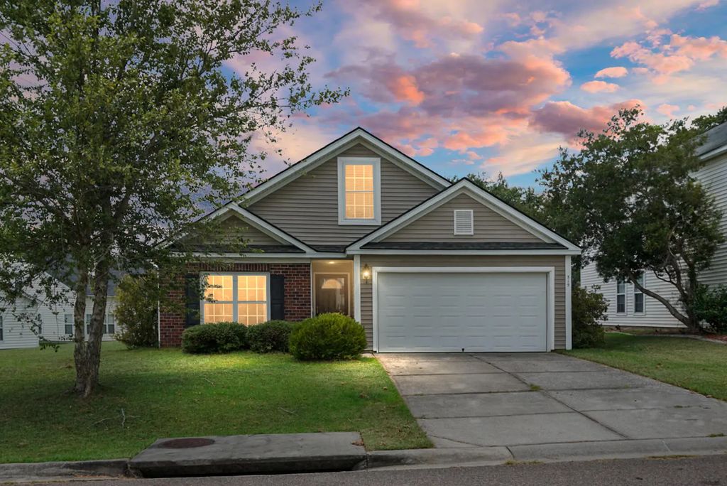 515 Evening Shade Drive, Moncks Corner