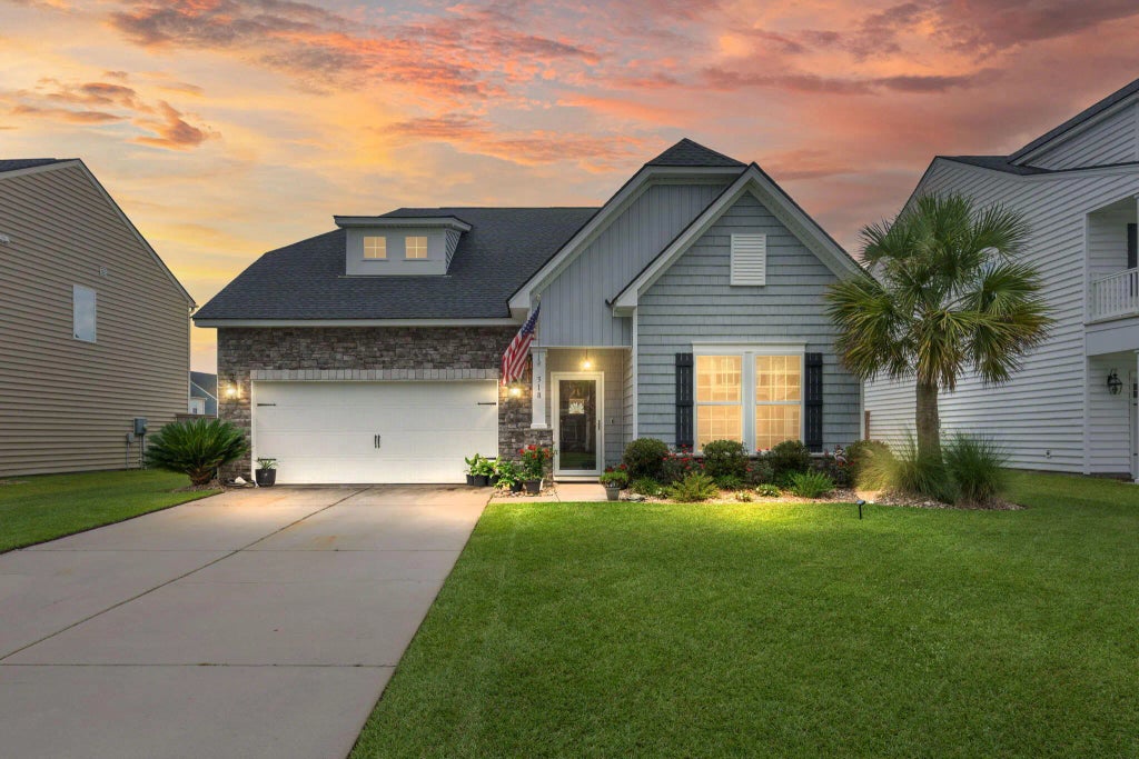 318 Blue Shadows Court, Summerville