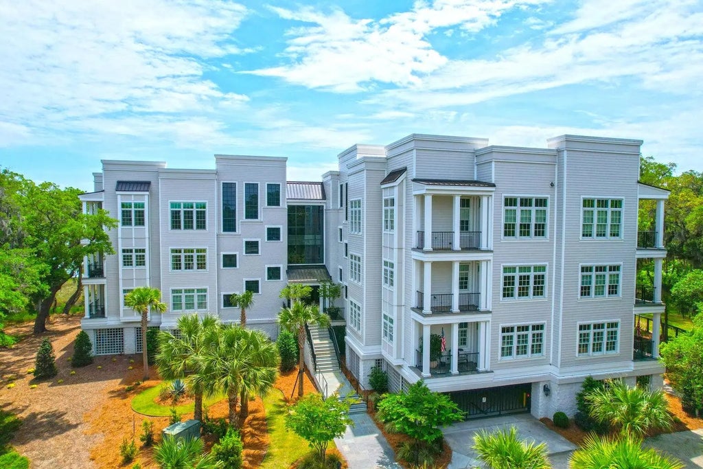 108 Fairbanks Oak Alley Unit 201, Charleston
