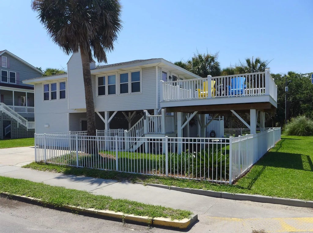 1001 Palmetto Boulevard, Edisto Island