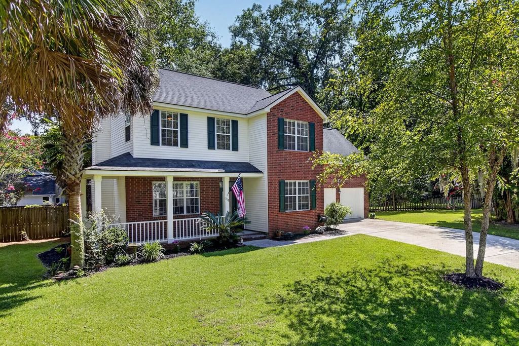 111 Bonneau Court, Summerville