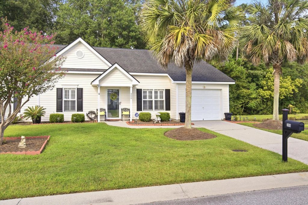 200 Hardee Avenue, Summerville