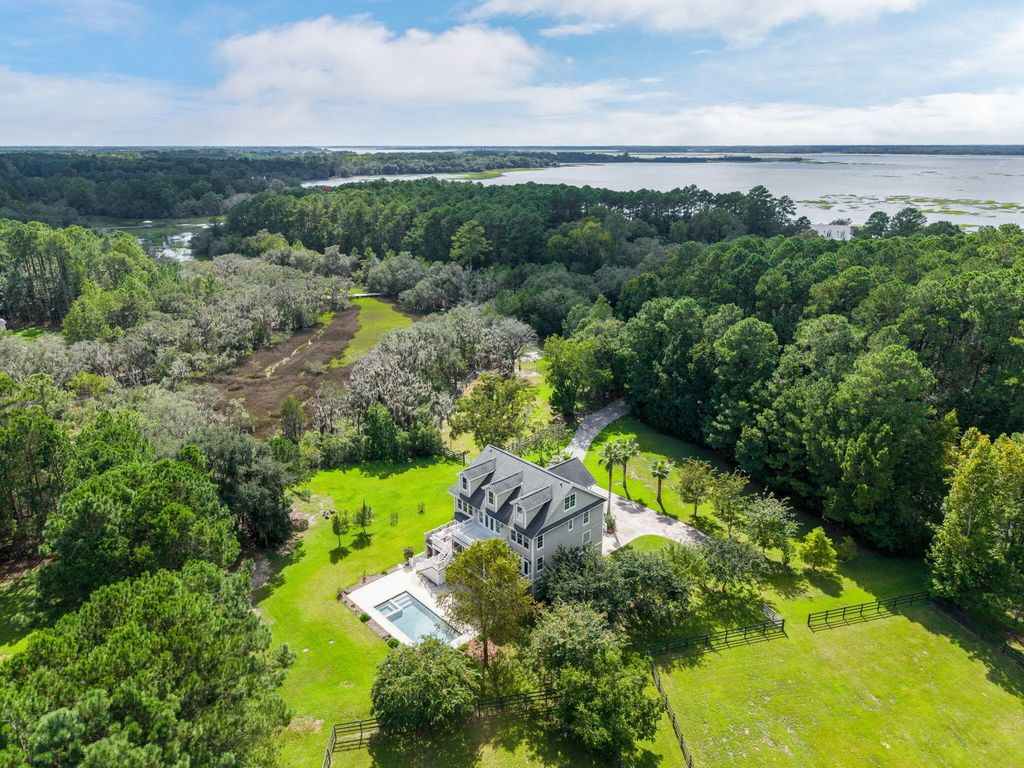 1389 Polly Point Road, Wadmalaw Island