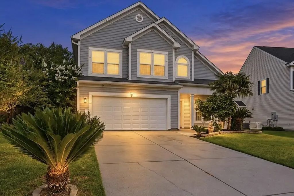 102 Tandil Court, Summerville
