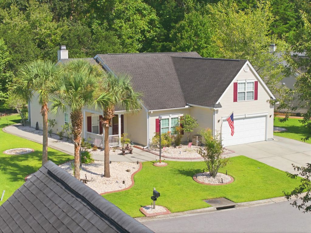 107 Oak Bluff Road, Summerville