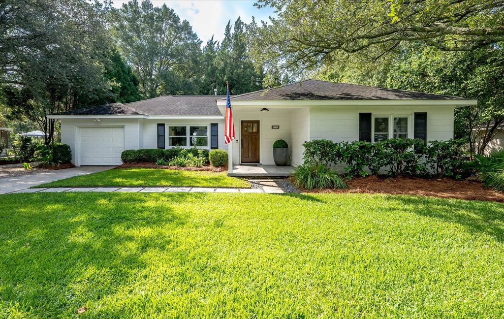 1325 Saint Clair Drive, Charleston