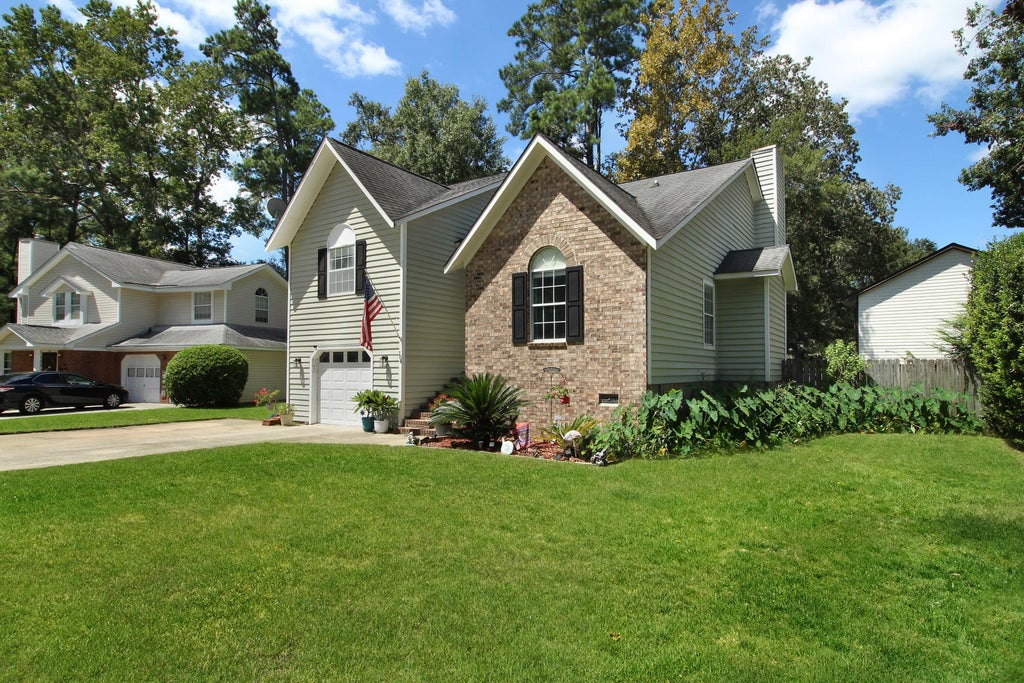 104 Excaliber Place, North Charleston