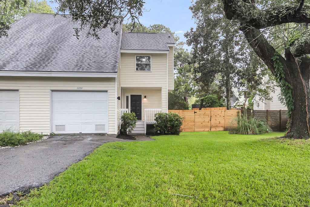 1225 Valley Forge Drive, Charleston