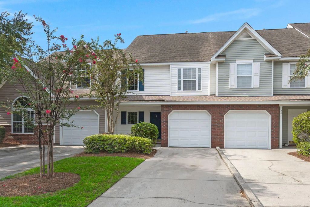 903 Yellow Hawthorn Circle, Summerville