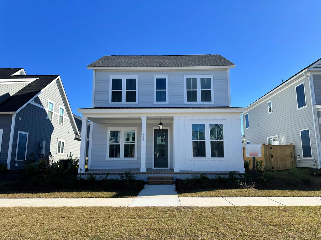 723 Rumbling Leaf Lane, Summerville