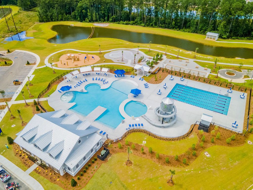 800 Baywood Lane, Summerville