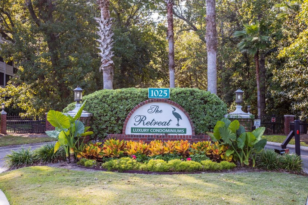 1025 Riverland Woods Place 818, Charleston