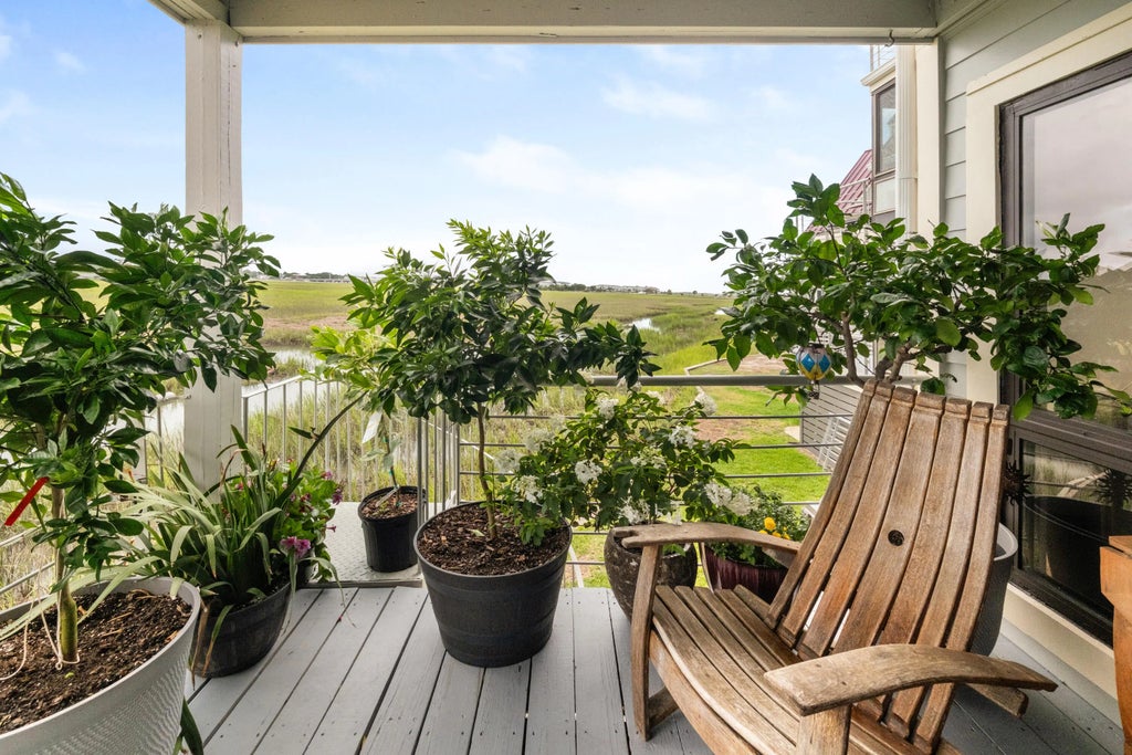 233 Little Oak Drive, Folly Beach