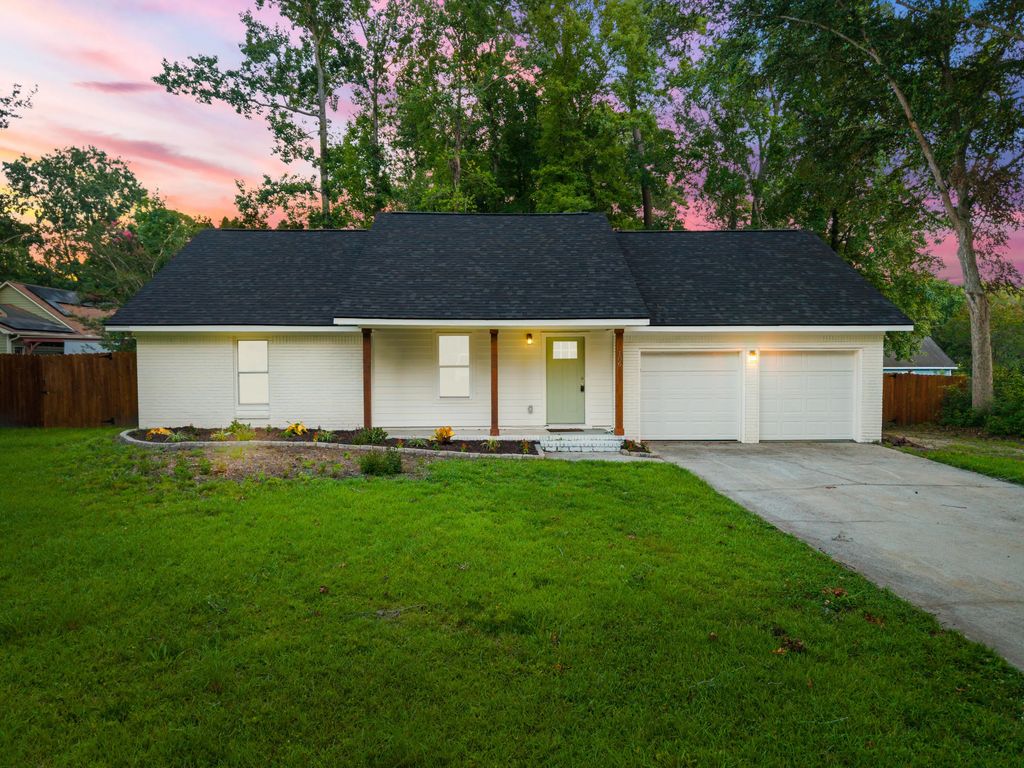 106 Glebe Road, Summerville