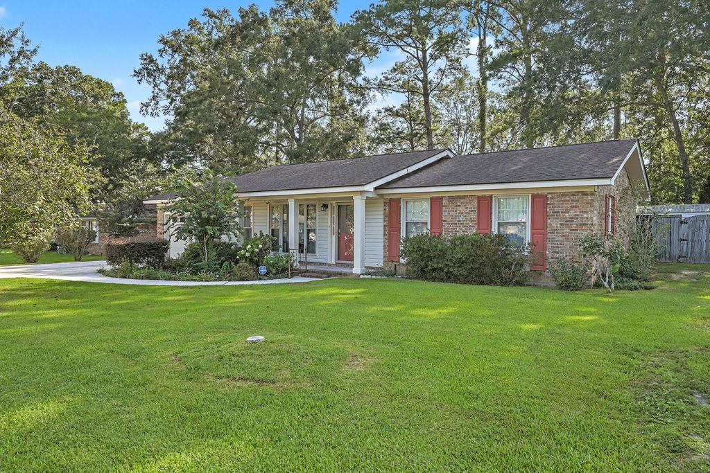 131 Foxborough Road, Goose Creek