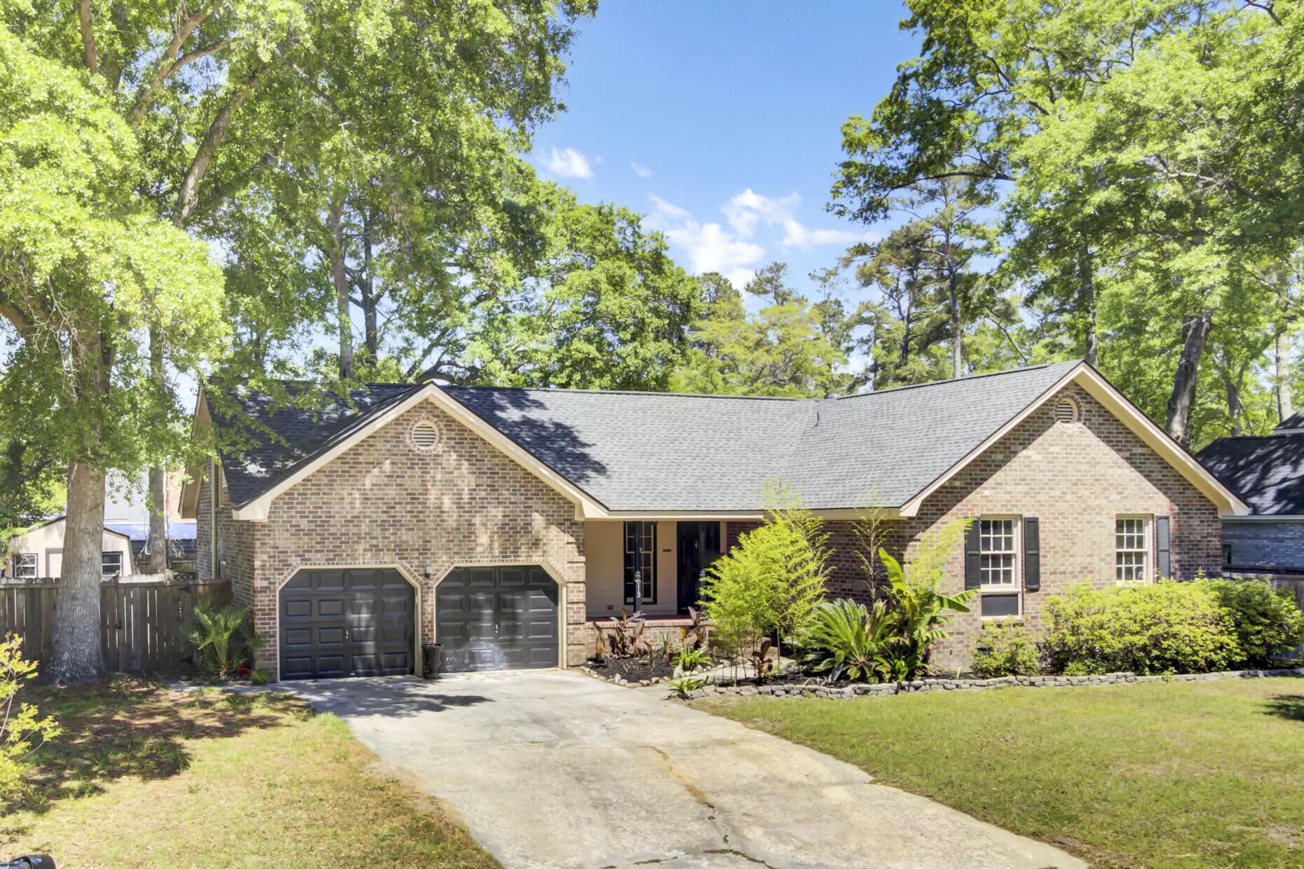 Photo of Listing #25011380