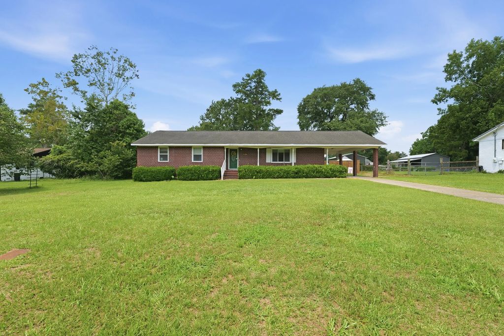135 Sandy Drive, Moncks Corner