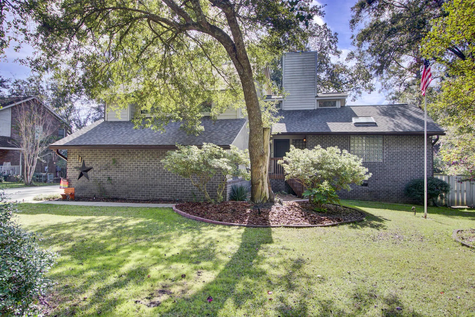 Photo of Listing #24029296