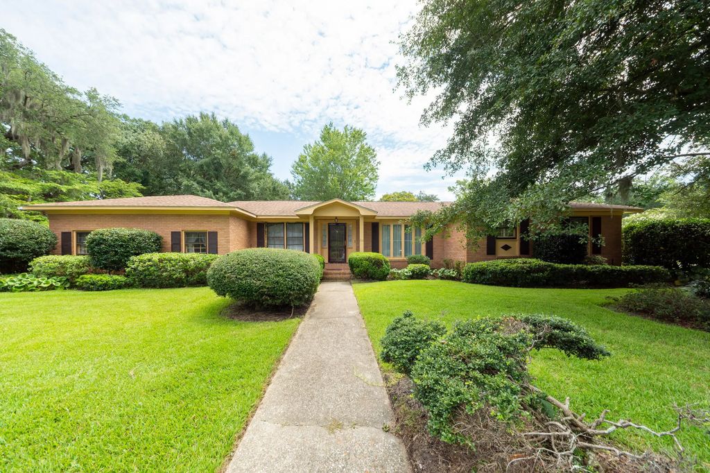 64 Shrewsbury Road, Charleston