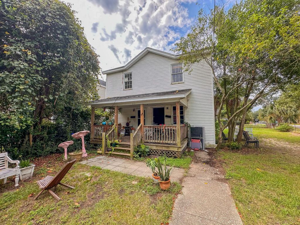 211 W Poplar Street A, Charleston