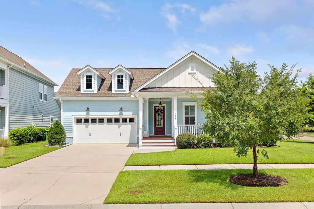 224 Calm Water Way, Summerville