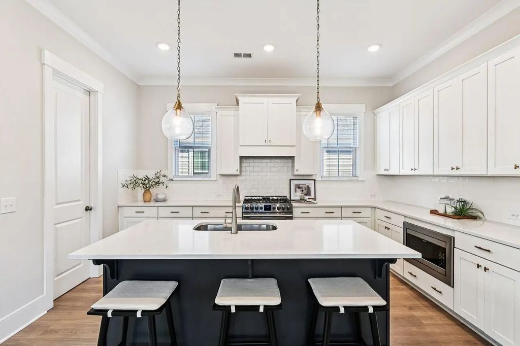 603 Blueway Avenue, Summerville