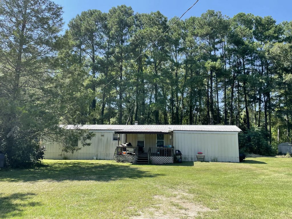 200 Sings Lane, Holly Hill