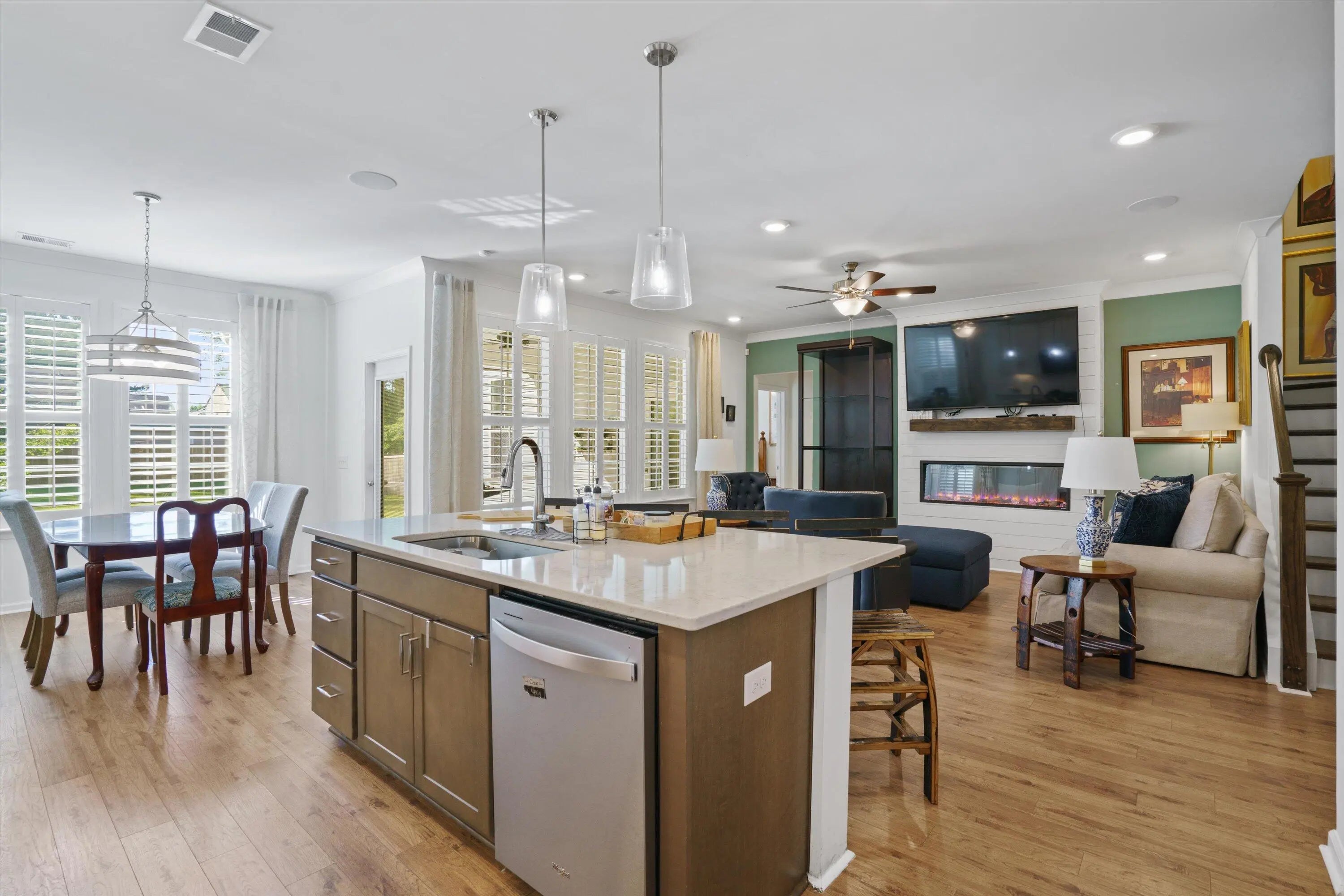 Photo of Listing #25013676