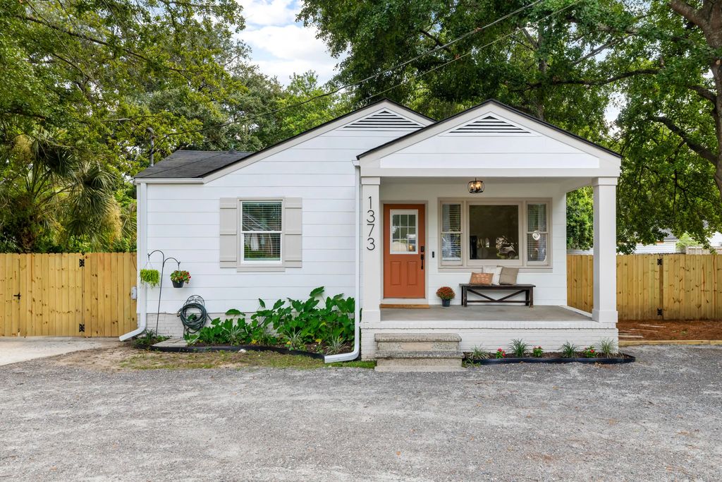 1373 Sumner Avenue, North Charleston