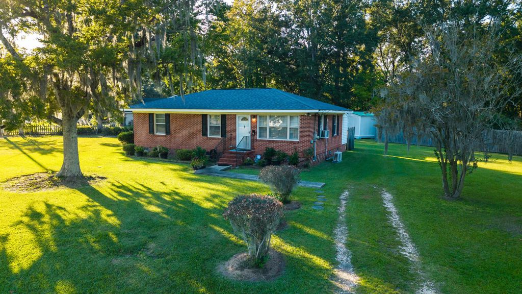 201 Clarine Drive, Goose Creek