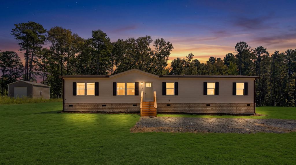 1672 Calamus Pond Road, Summerville
