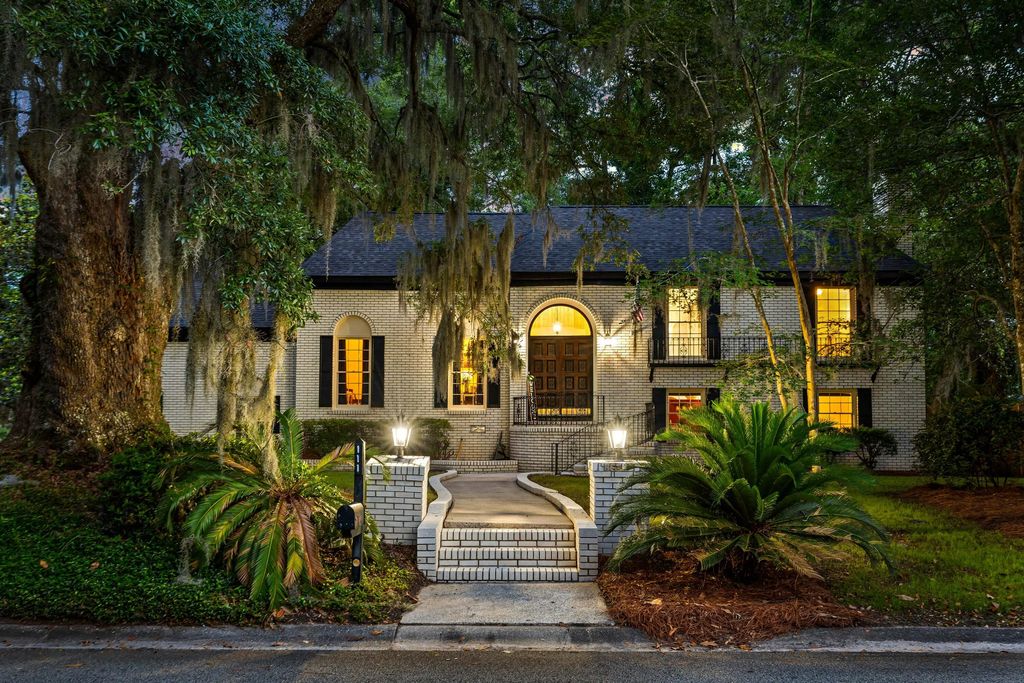 111 Seven Oaks Lane, Summerville
