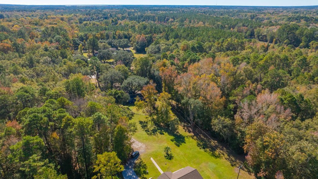 5293 Mains Nursery Road, Hollywood