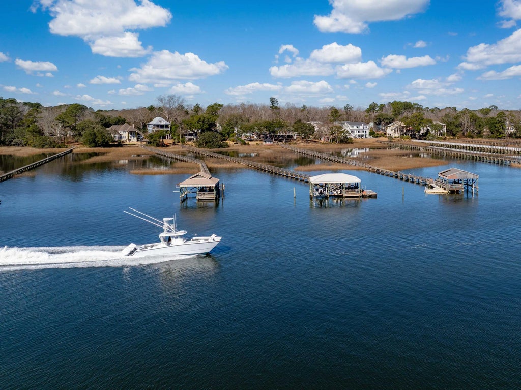 5648 Captain Kidd Road, Hollywood