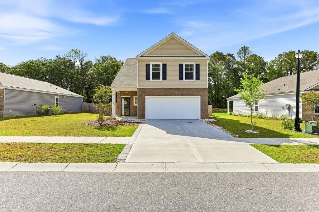 606 Red Mulberry Road, Moncks Corner