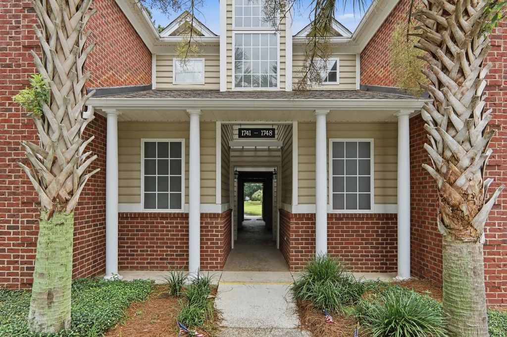 1744 Wyngate Circle, Mount Pleasant