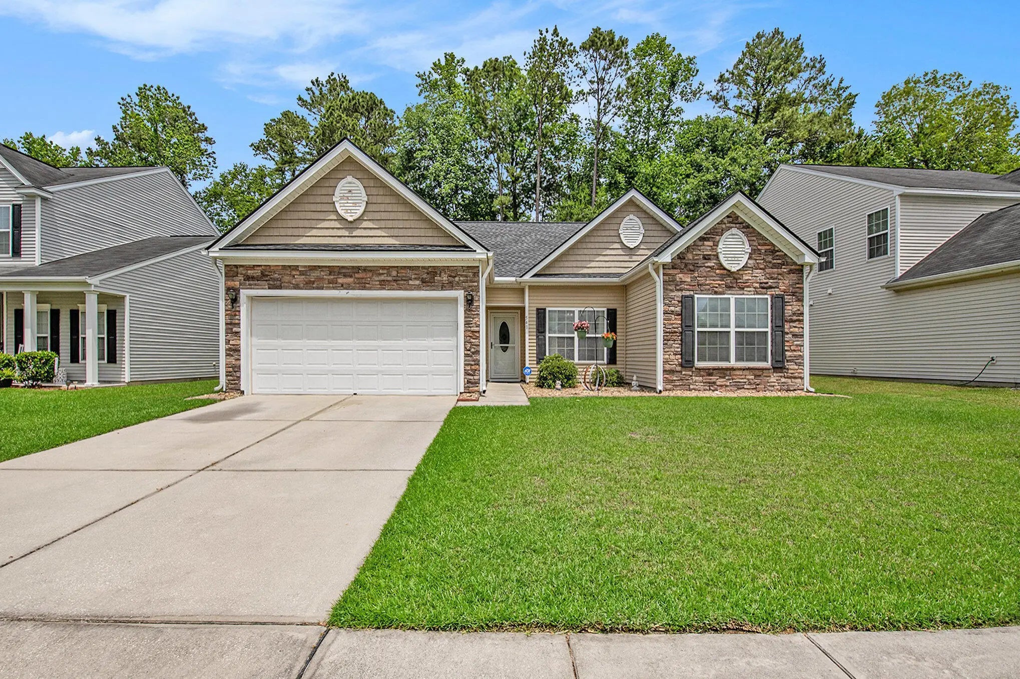 Photo of Listing #25013177