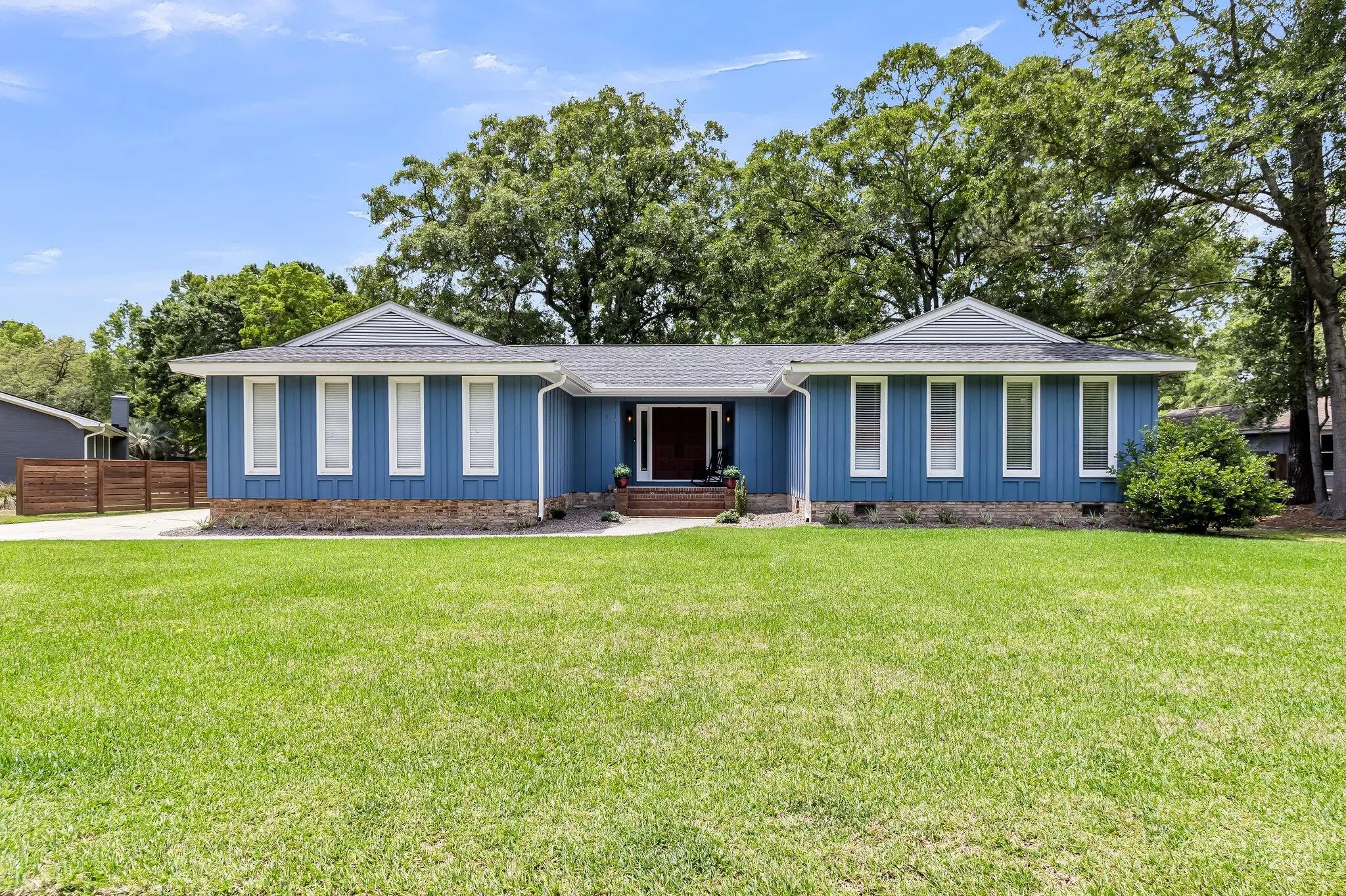 Photo of Listing #25013300