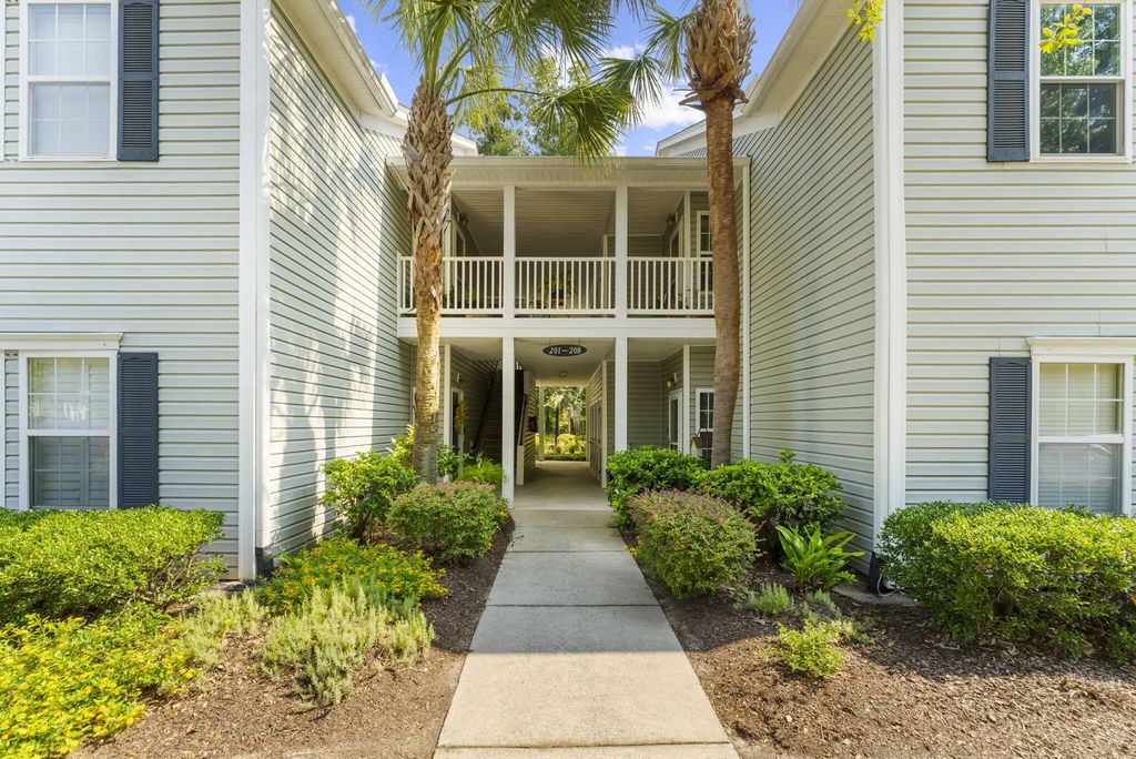 203 Pickering Lane, Charleston