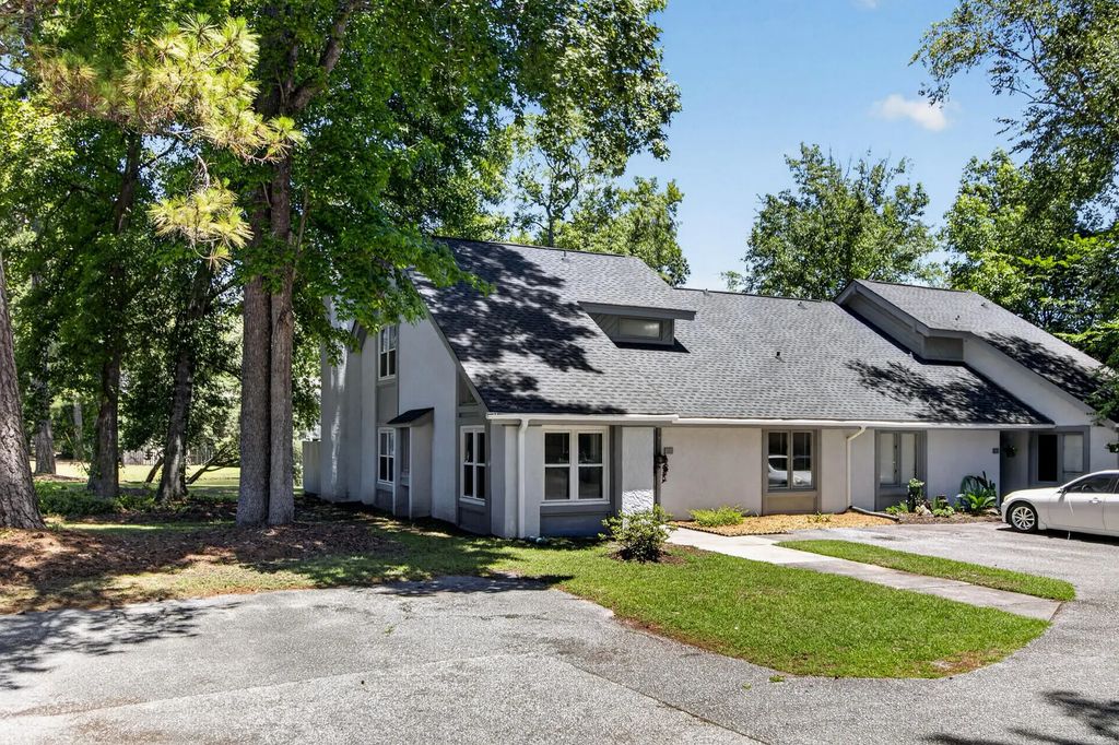 101 Chattum Court, Summerville
