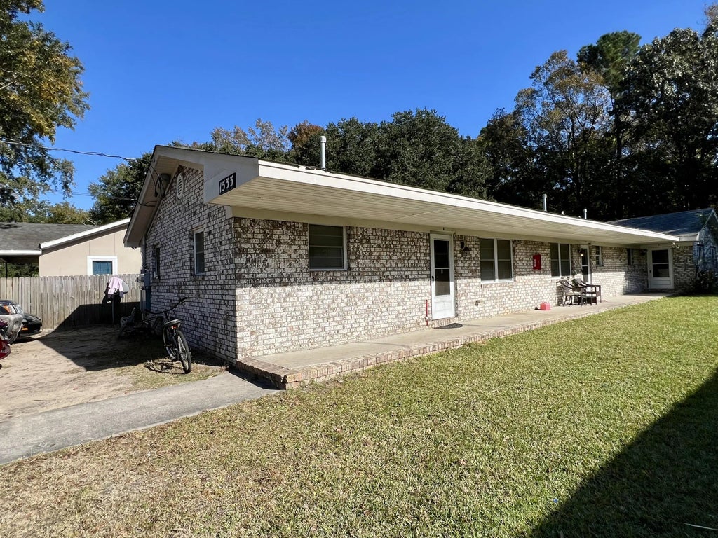 1533 N Avalon Circle, Charleston