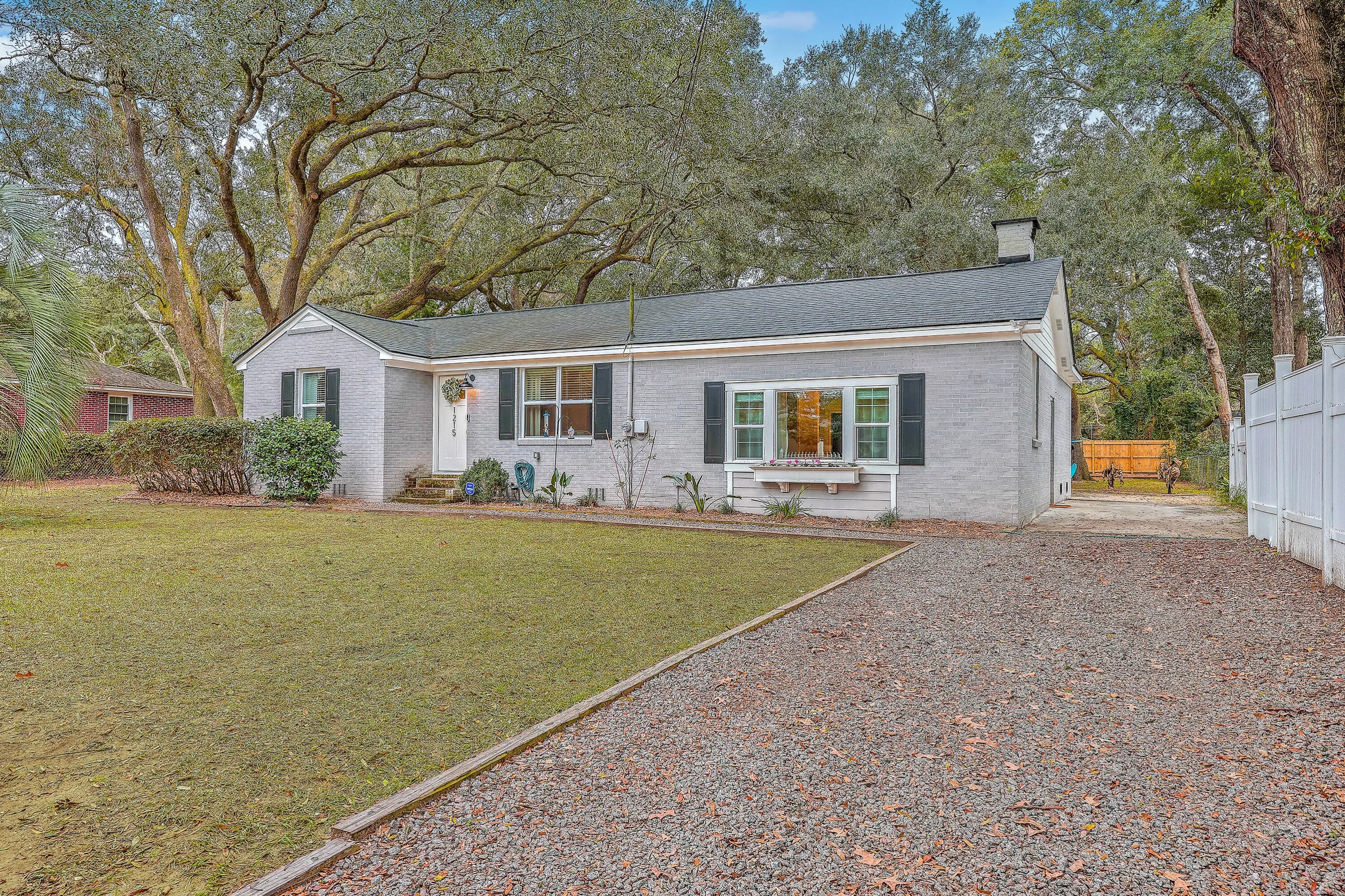 Photo of Listing #25000638