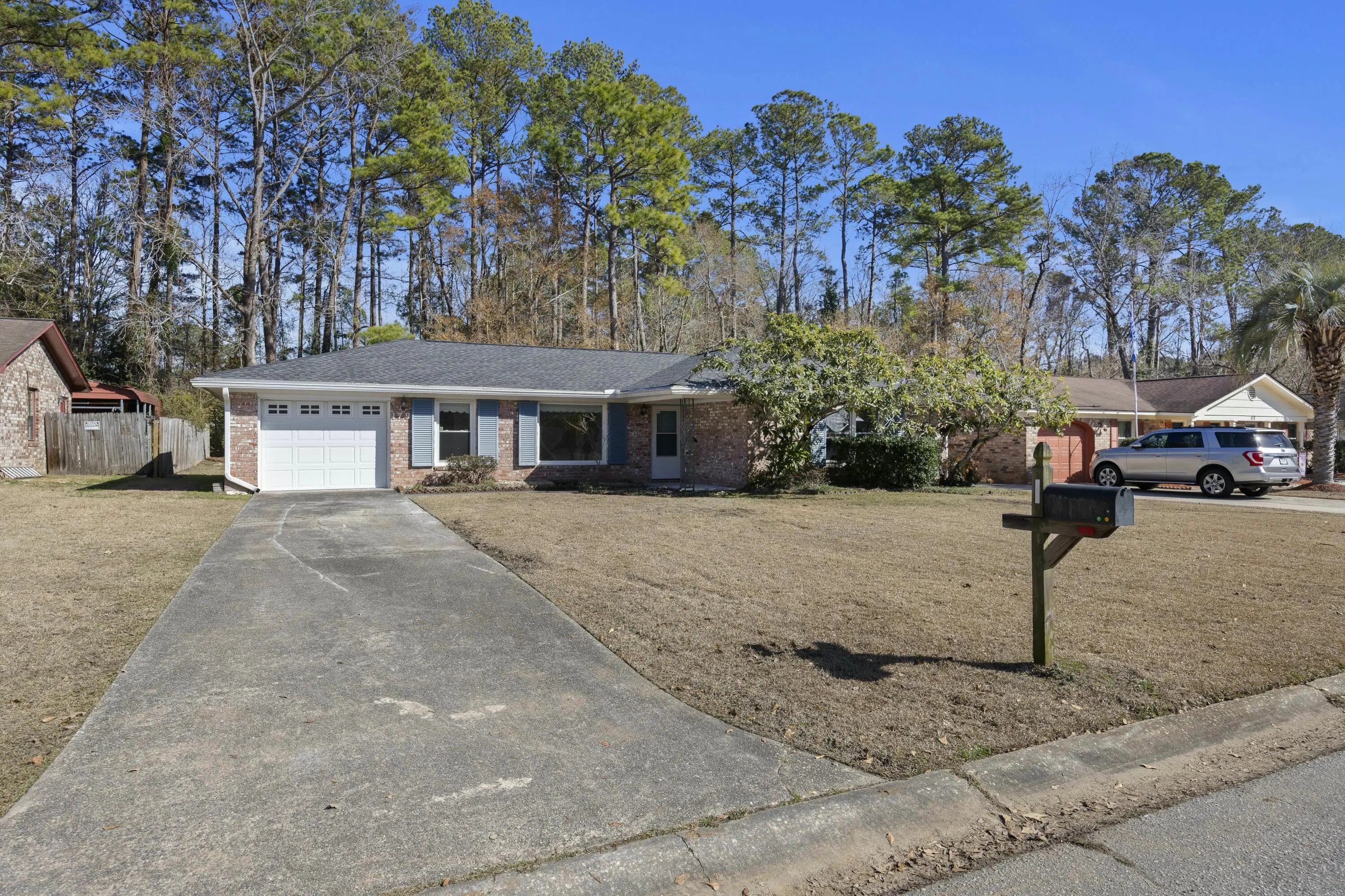 Photo of Listing #25003140