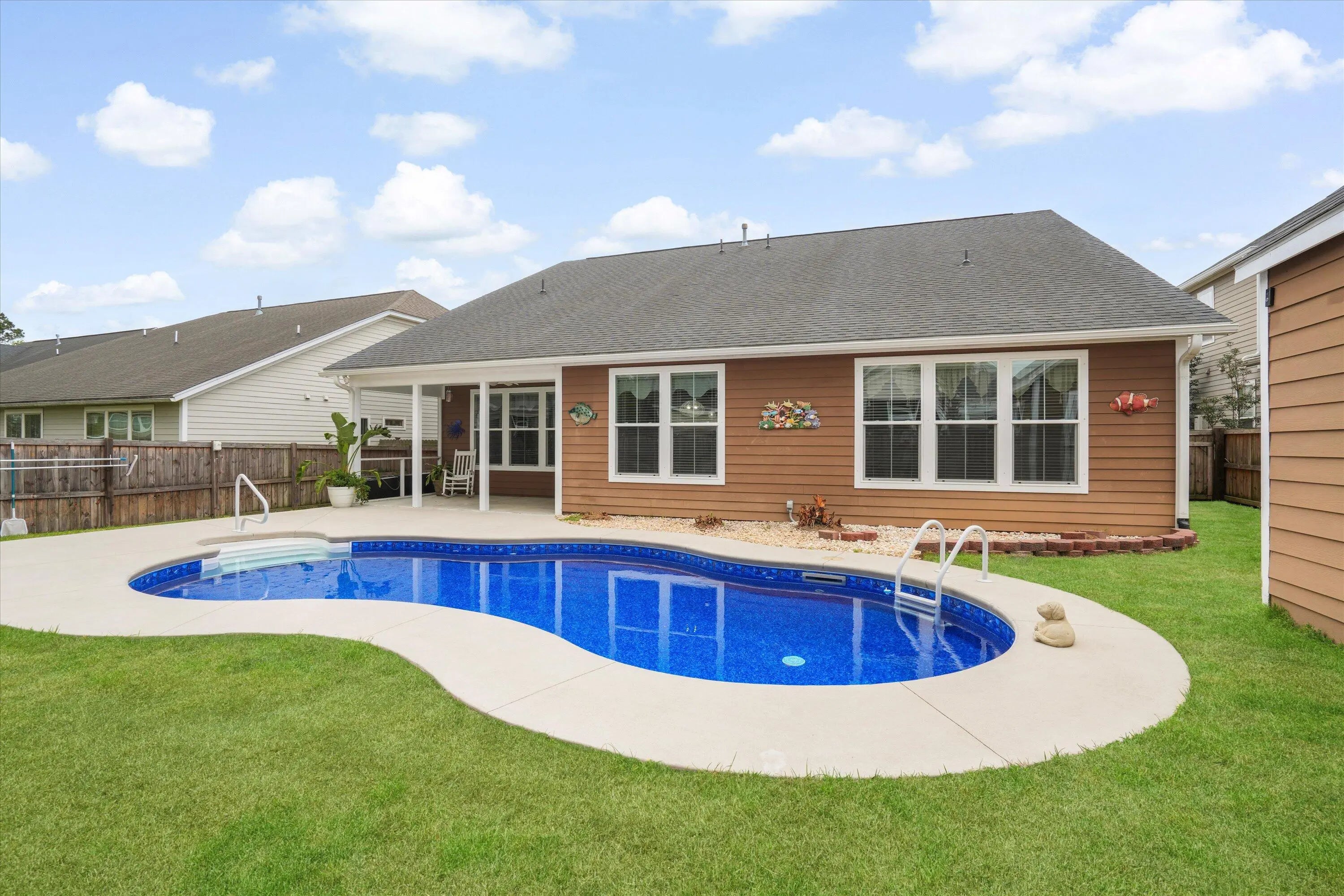 Photo of Listing #25009075