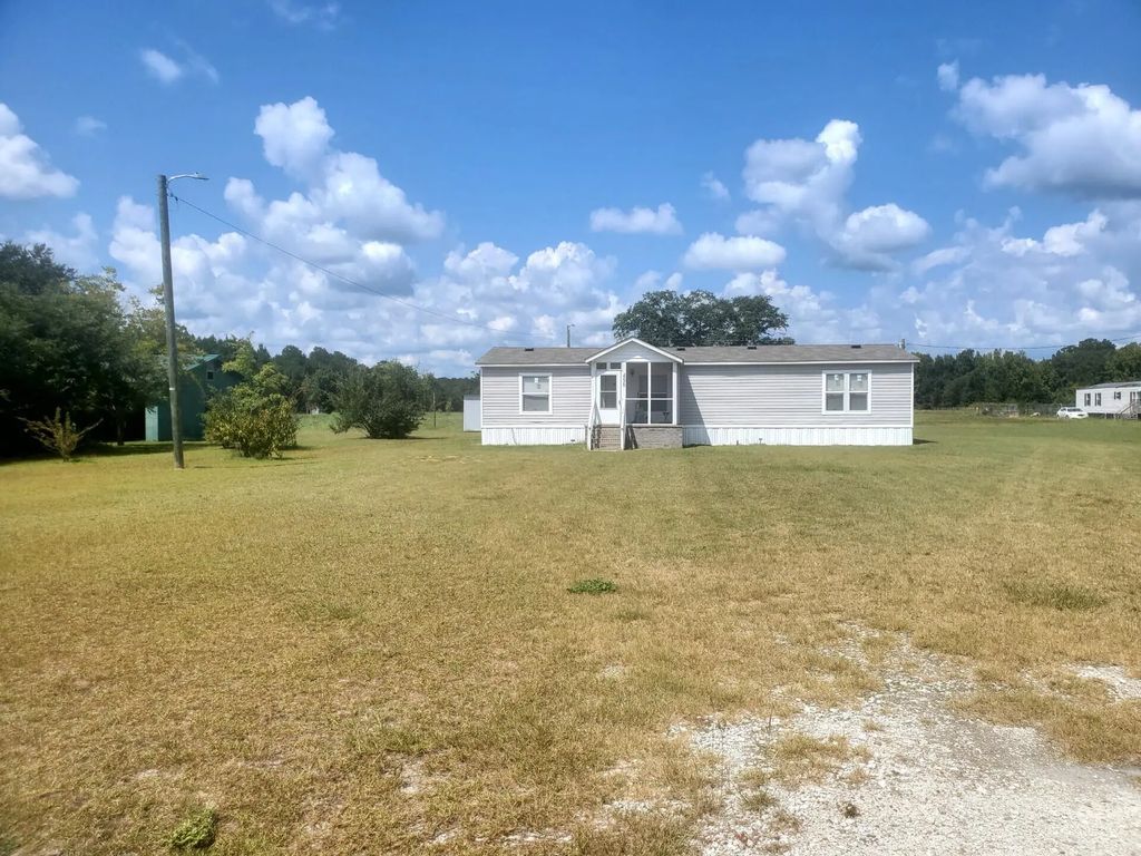 496 Hollyhock Road, Branchville